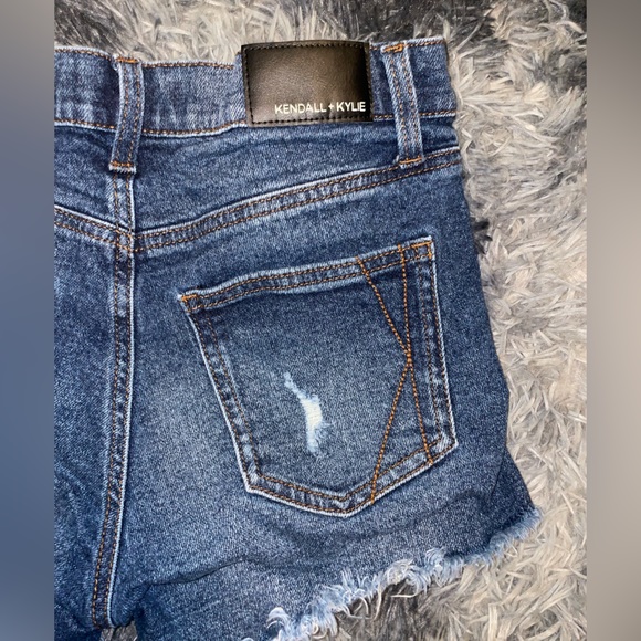 Kendall+Kylie, the icon short - Picture 6 of 7